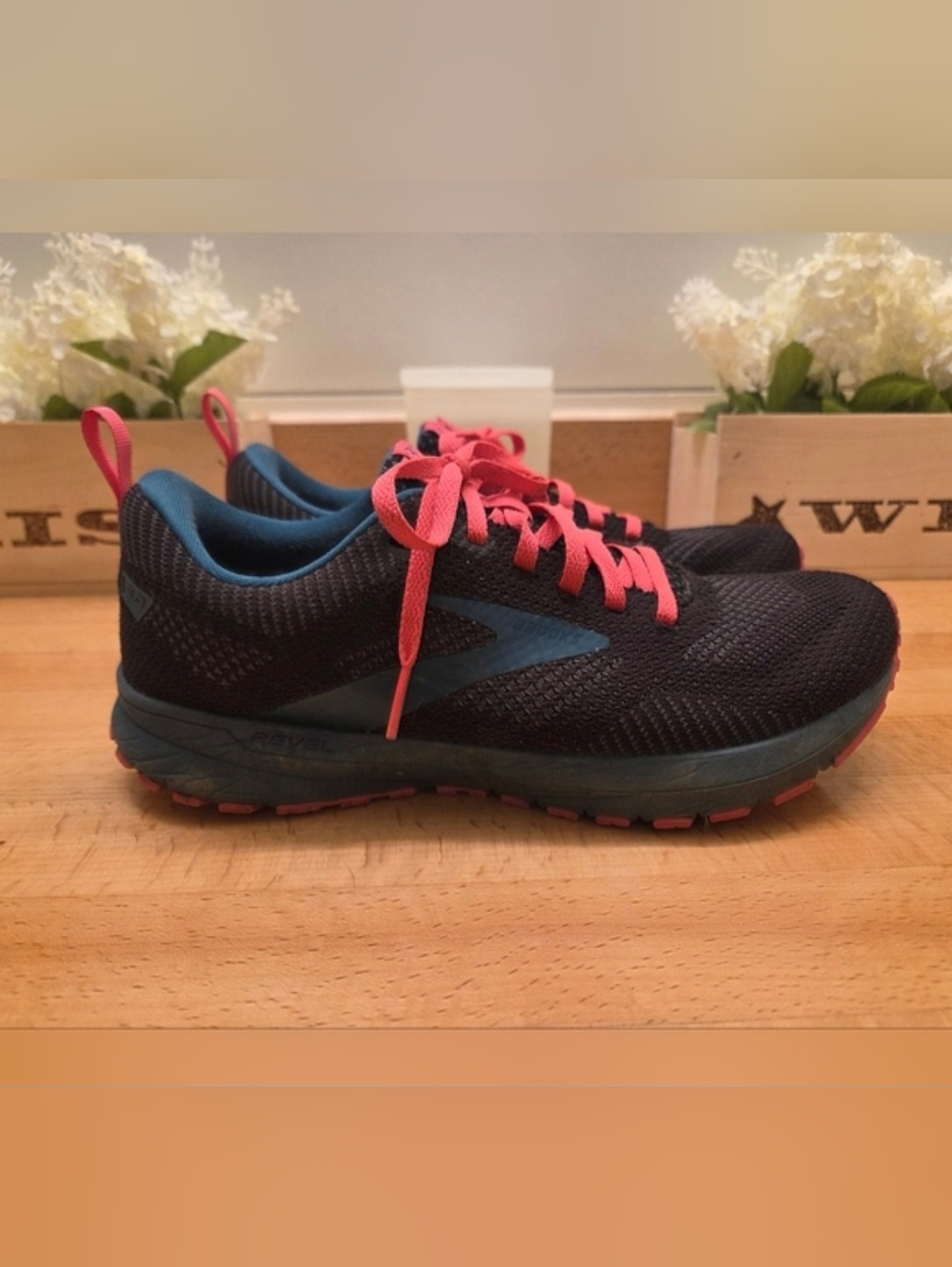 Brooks Revel 5 Womens Running Sneakers Shoes Black/Blue/Pink Size 9